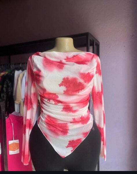 Blouse élégante en tie-dye