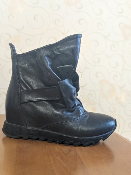 Кожаные ботинки