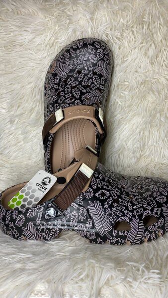 Crocs store!