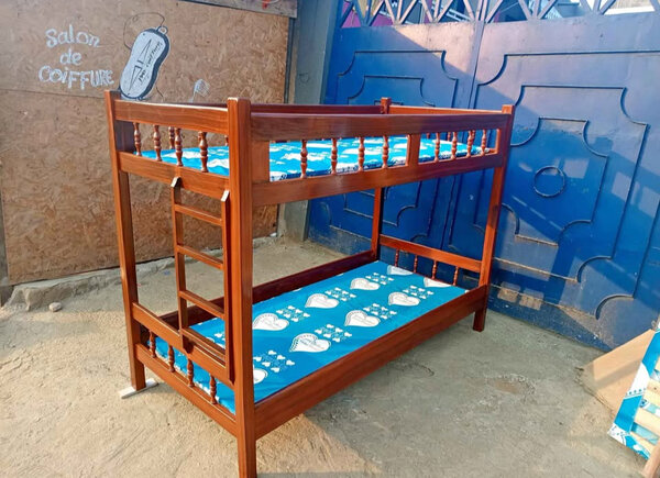 Lit superposé en bois élégant