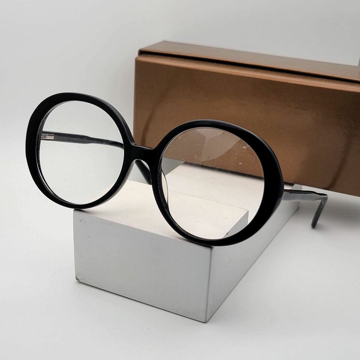 Lunettes élégantes en acétate