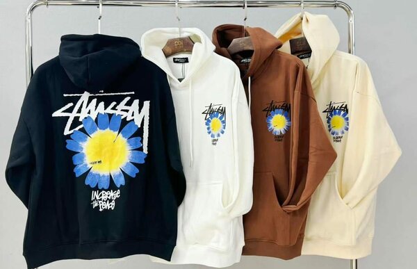 Sweat à capuche design varié