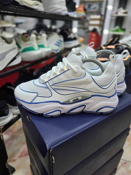 Baskets blanches tendance homme