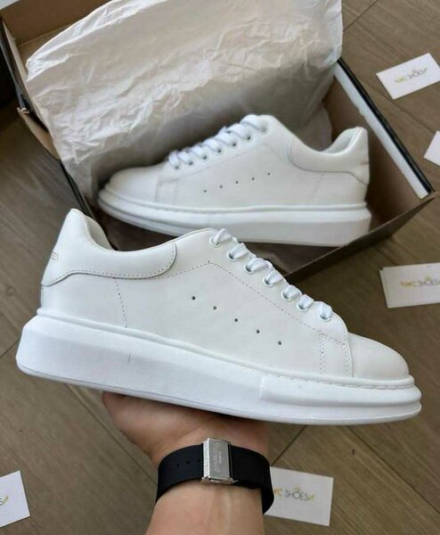 Baskets blanches tendance unisexes