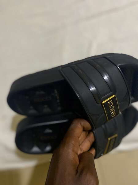 Claquettes élégantes unisexes