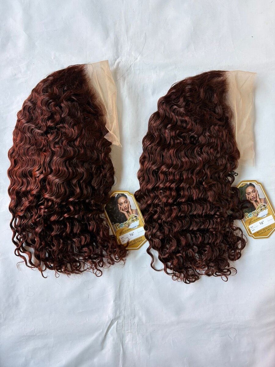 Perruques en dentelle bouclées