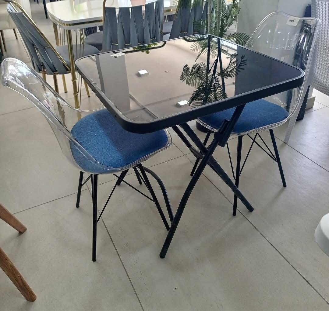 Table et Chaise Transparente Moderne