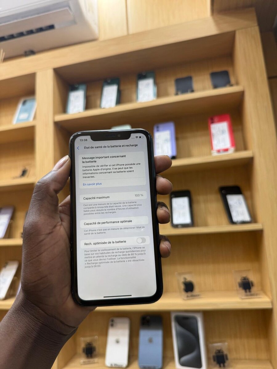 iPhone XR Noir 64GB