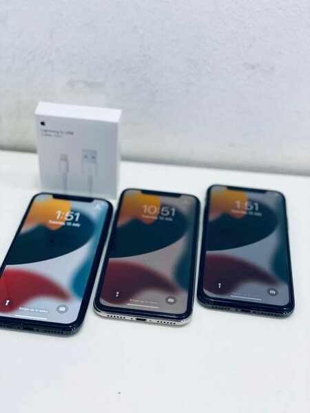 100% iPhone X 64GB