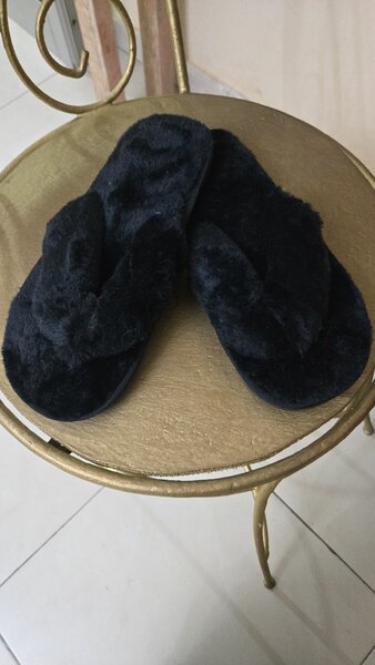 Black Plush Fuzzy Slippers