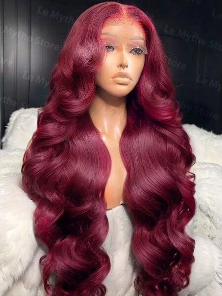Perruque longue ondulée bordeaux