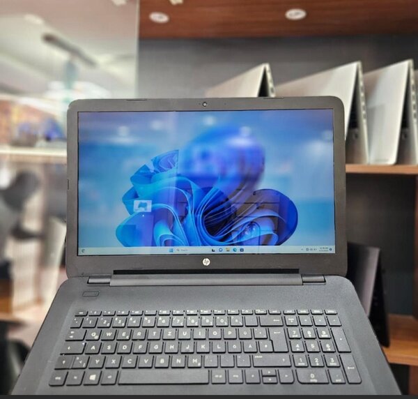 HP NOTEBOOK 17