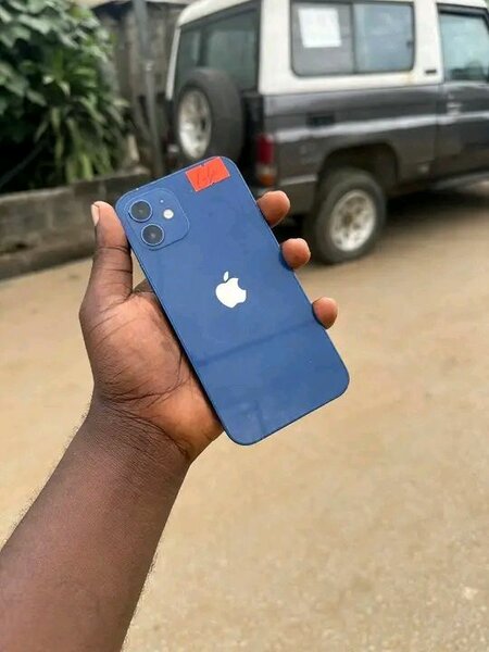 iPhone 12  simple