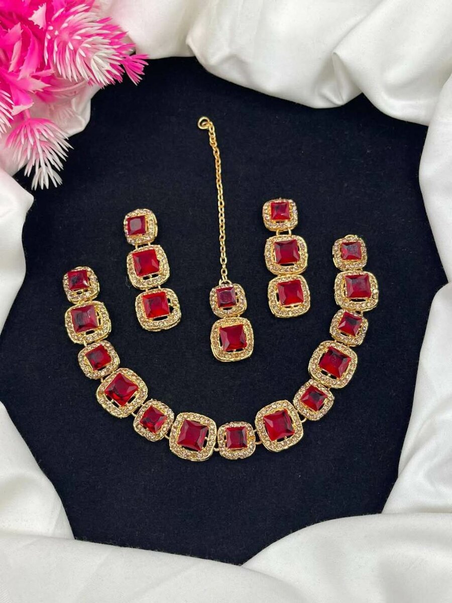 Ladies wedding set Necklace and earrings