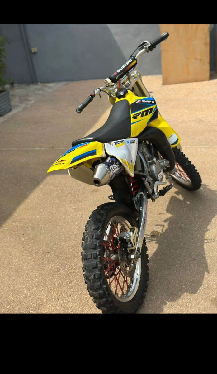 Moto Cross Puissante Jaune