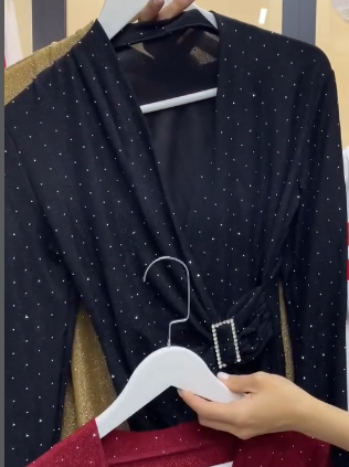 Женская кофта черного цвета