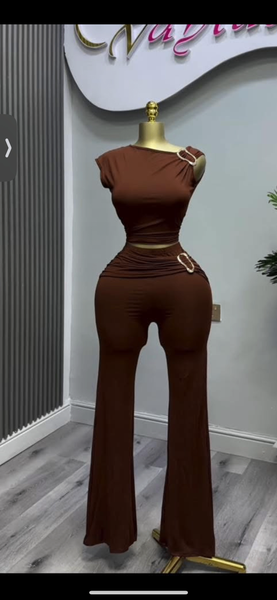 Robe élégante pliée