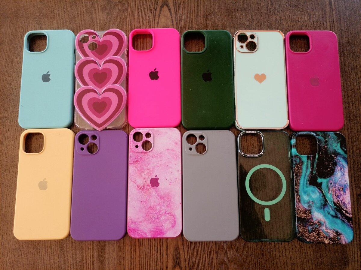 IPhone 13 Silicone Pouches