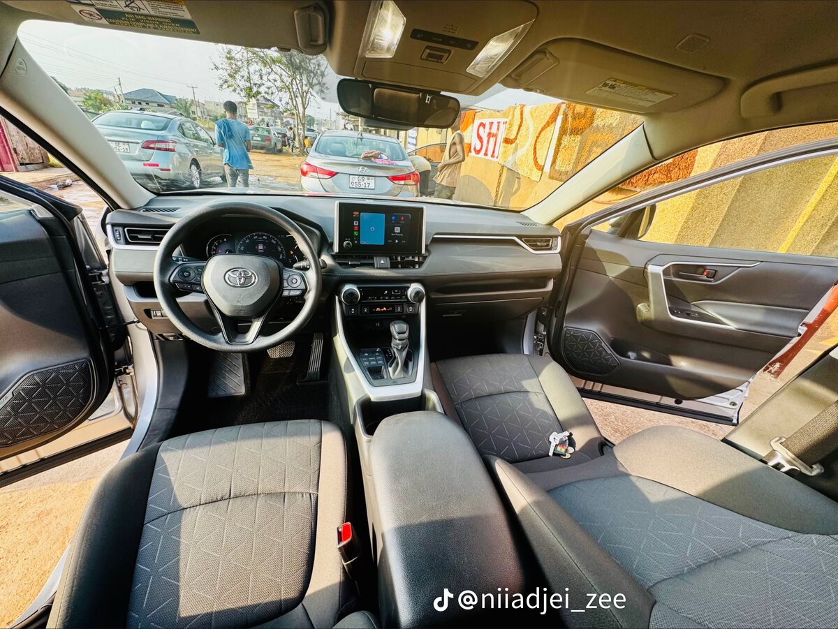 2024 Toyota RAV-4 LE