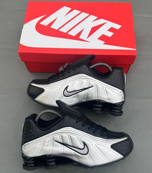 Chaussures Nike Shox