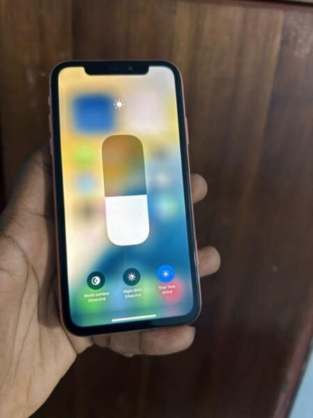 iPhone XR second main