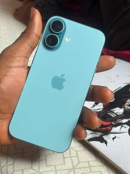 iPhone 16