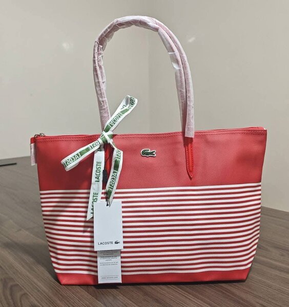 Sac fourre-tout Lacoste élégant