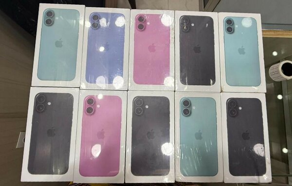 iPhone 14 - Variété de Couleurs