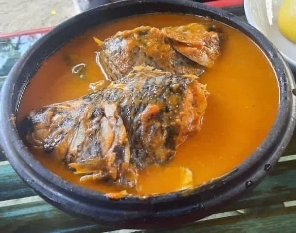 Soupe de poissons épicée