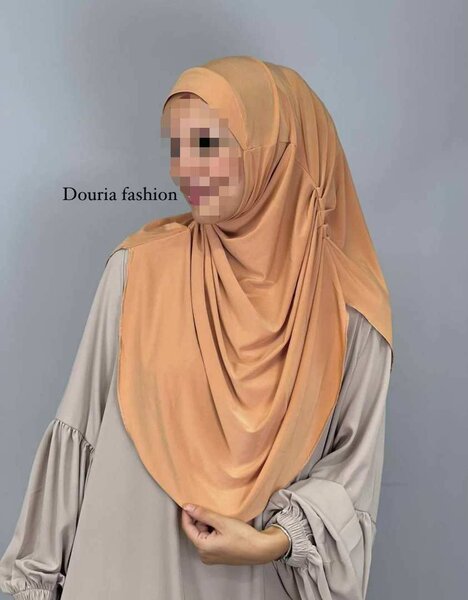 Hijab élégant moyen fluide