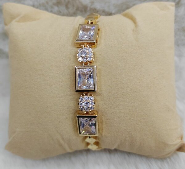 Élégant bracelet doré