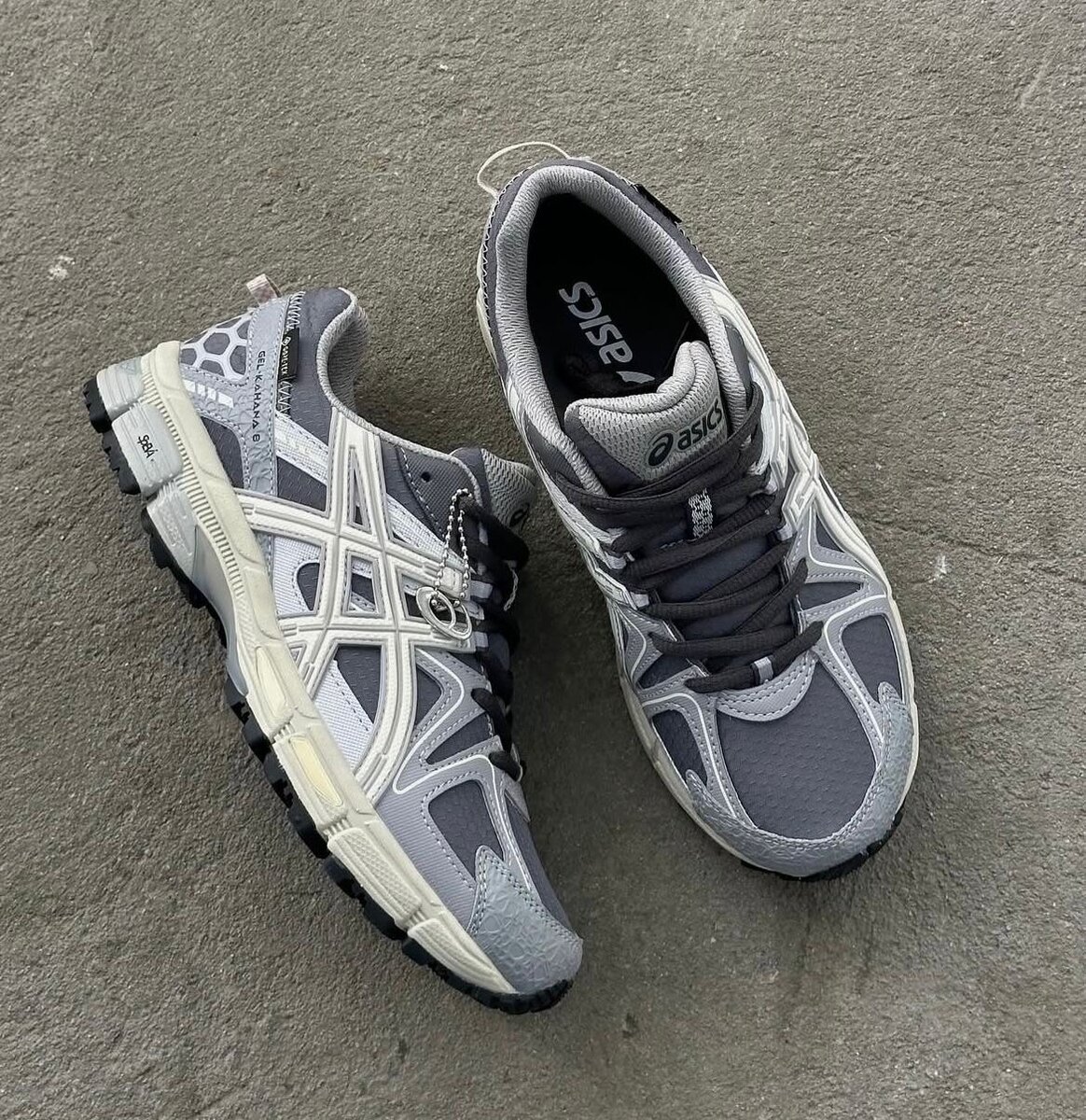 Chaussures de running grises