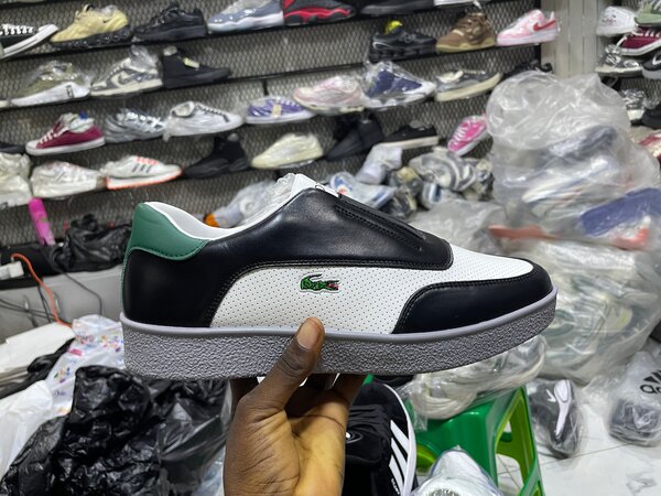 Chaussures Lacoste Homme