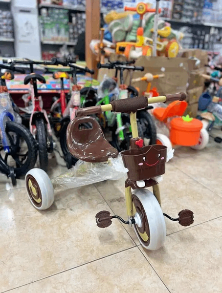 Tricycle enfant coloré