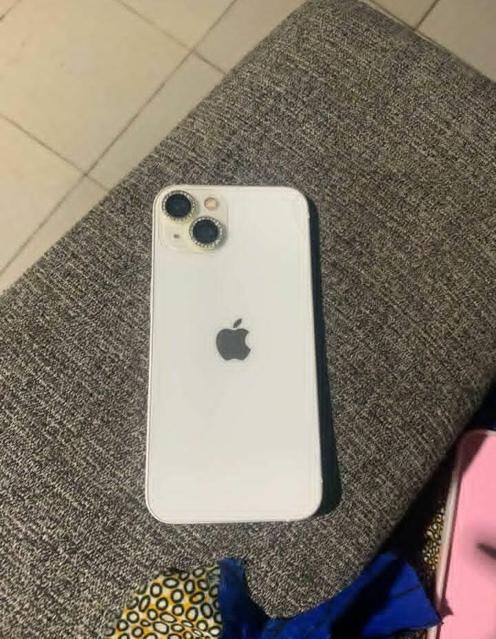 iPhone dernier modèle blanc