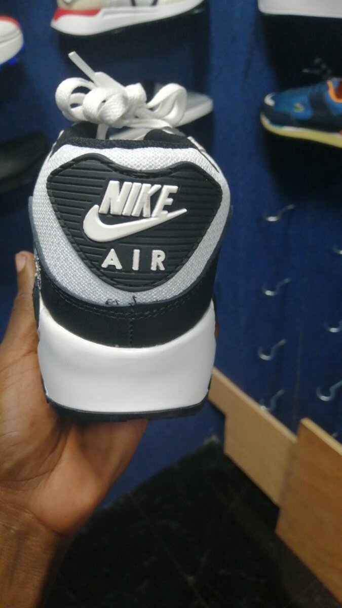 Nike Air Max Noir et Blanc