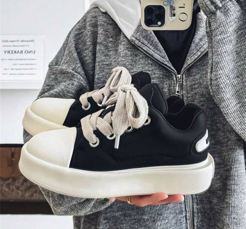 Sneakers noirs unisexes