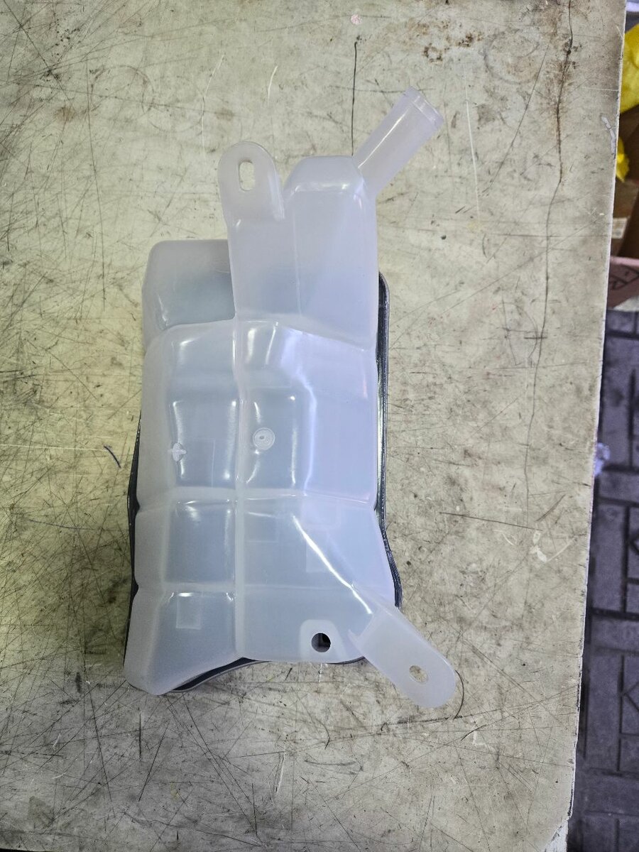 Бачок расширителя.