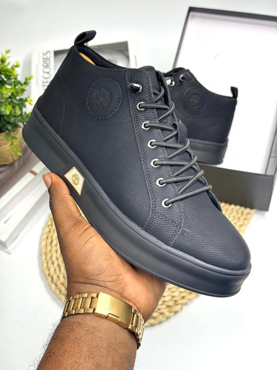 TIMBERLAND ALL BLACK