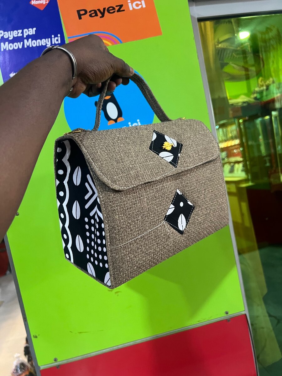 Sacs à mains avec chaines artisanat