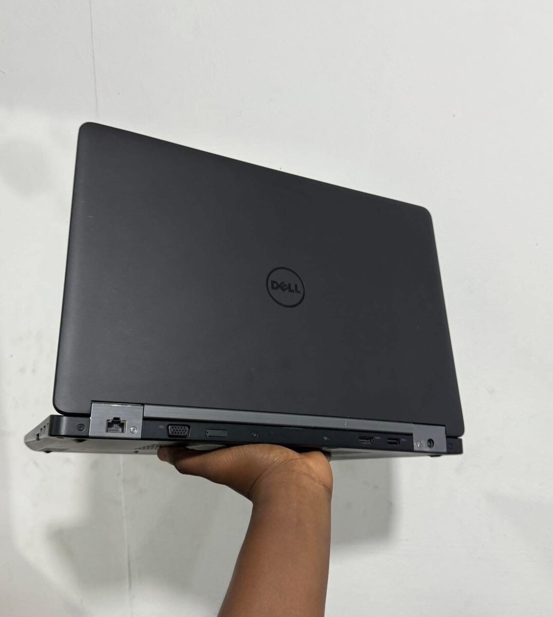 DELL LATITUDE E5570 CORE i7