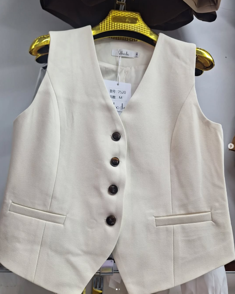 Жилетка женская