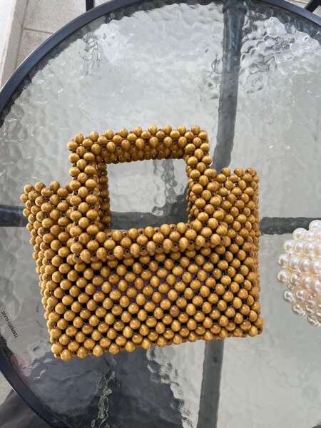Sac à main perles bois élégant