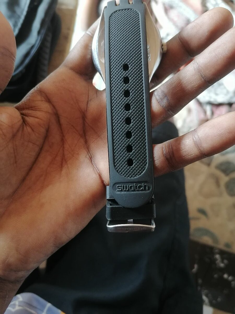 Montre Swatch élégante homme