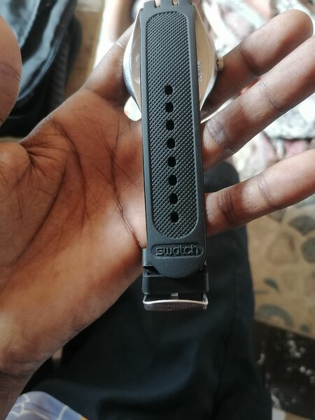 Montre Swatch élégante homme