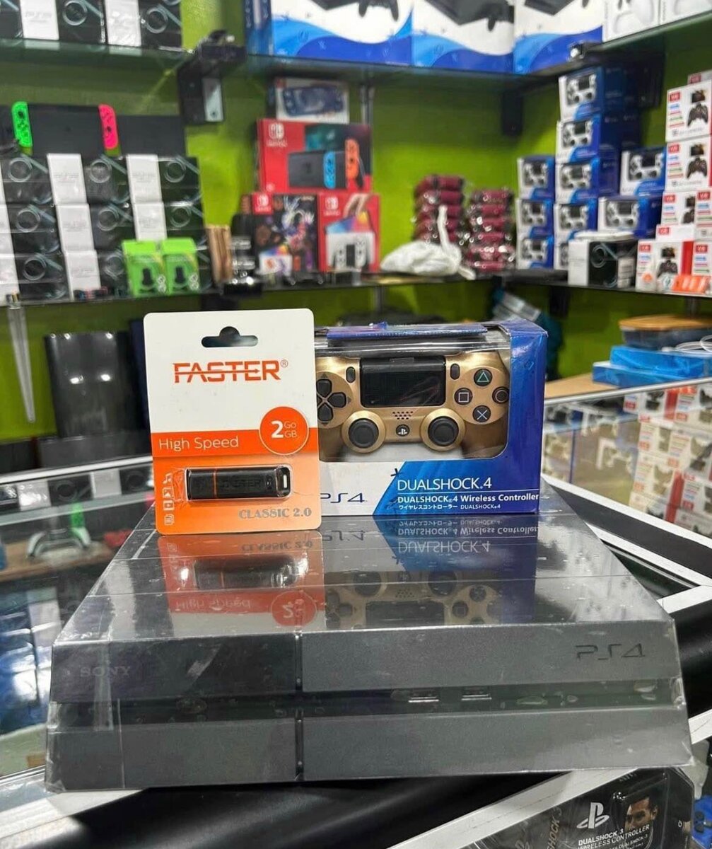 Console PS4 avec Manette et Clé USB