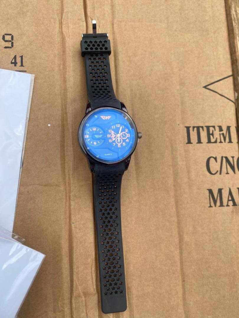 Montres élégantes et robustes