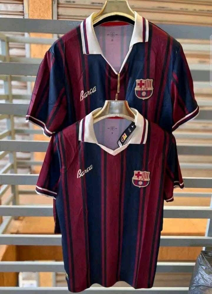 Maillots de football divers