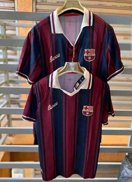 Maillots de football divers