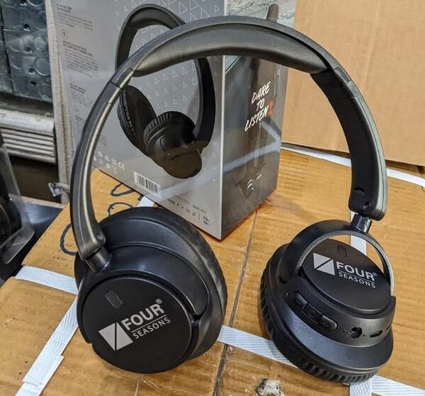 Four seasons Headphones